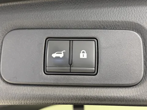 DY74EMK Nissan Qashqai 1.5 E-Power Tekna 5dr Auto Thumbnail #13