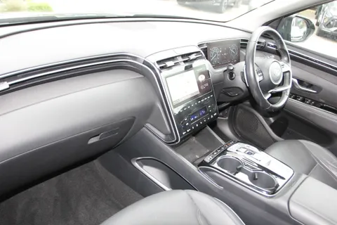 MF22VNV Hyundai Tucson 1.6 TGDi Plug-in Hybrid Ultimate 5dr 4WD Auto Thumbnail #10