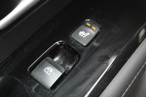 MF22VNV Hyundai Tucson 1.6 TGDi Plug-in Hybrid Ultimate 5dr 4WD Auto Thumbnail #14