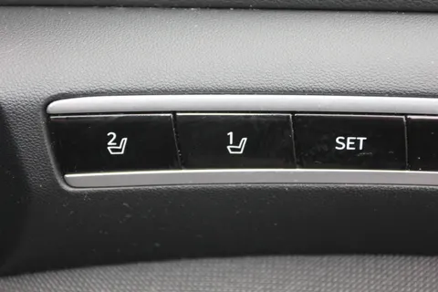 MF22VNV Hyundai Tucson 1.6 TGDi Plug-in Hybrid Ultimate 5dr 4WD Auto Thumbnail #19