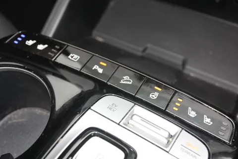 MF22VNV Hyundai Tucson 1.6 TGDi Plug-in Hybrid Ultimate 5dr 4WD Auto Thumbnail #29