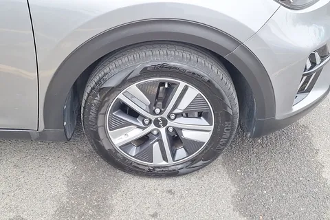 DX22YLY Kia Niro 1.6 GDi Hybrid 2 5dr DCT Thumbnail #5