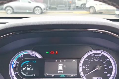 DX22YLY Kia Niro 1.6 GDi Hybrid 2 5dr DCT Thumbnail #12