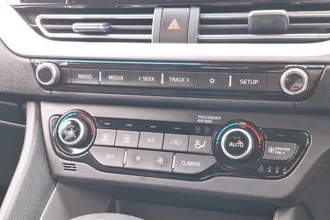 DX22YLY Kia Niro 1.6 GDi Hybrid 2 5dr DCT Thumbnail #41