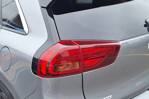 DX22YLY Kia Niro 1.6 GDi Hybrid 2 5dr DCT Thumbnail #17