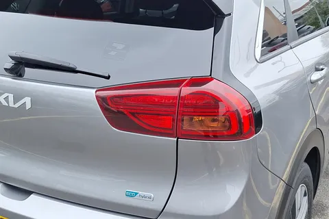 DX22YLY Kia Niro 1.6 GDi Hybrid 2 5dr DCT Thumbnail #18
