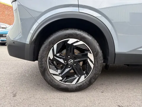 OV25ZPR Nissan Qashqai 1.5 E-Power N-Connecta 5dr Auto Thumbnail #9