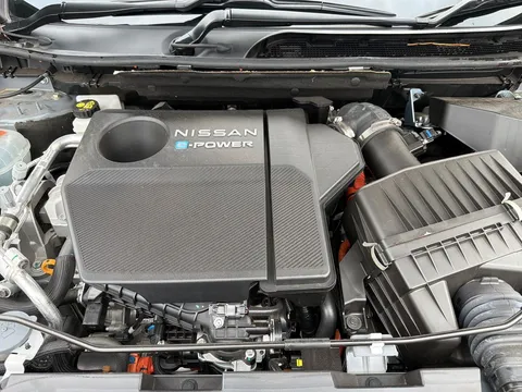 OV25ZPR Nissan Qashqai 1.5 E-Power N-Connecta 5dr Auto Thumbnail #10