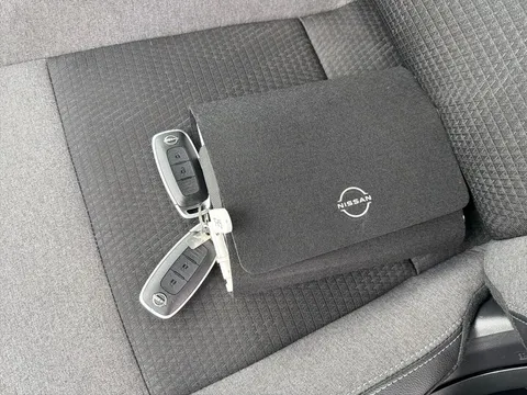 OV25ZPR Nissan Qashqai 1.5 E-Power N-Connecta 5dr Auto Thumbnail #21