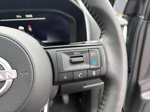 OV25ZPR Nissan Qashqai 1.5 E-Power N-Connecta 5dr Auto Thumbnail #24