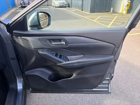 DL72FCD Nissan Qashqai 1.5 E-Power N-Connecta 5dr Auto Thumbnail #18