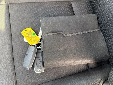 DL72FCD Nissan Qashqai 1.5 E-Power N-Connecta 5dr Auto Thumbnail #21