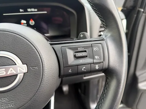 BD23KLM Nissan Qashqai 1.3 DiG-T MH 158 N-Connecta 5dr Xtronic Thumbnail #24