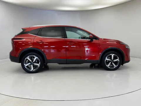 YL72ZMZ Nissan Qashqai 1.3 DiG-T MH N-Connecta [Glass Roof] 5dr Thumbnail #11