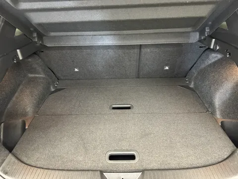 YL72ZMZ Nissan Qashqai 1.3 DiG-T MH N-Connecta [Glass Roof] 5dr Thumbnail #12