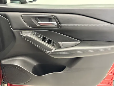 YL72ZMZ Nissan Qashqai 1.3 DiG-T MH N-Connecta [Glass Roof] 5dr Thumbnail #20