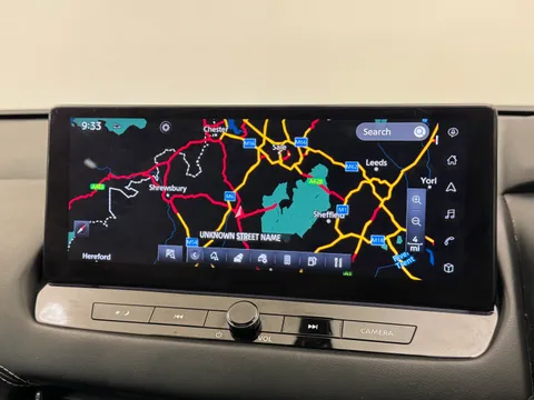 YL72ZMZ Nissan Qashqai 1.3 DiG-T MH N-Connecta [Glass Roof] 5dr Thumbnail #26