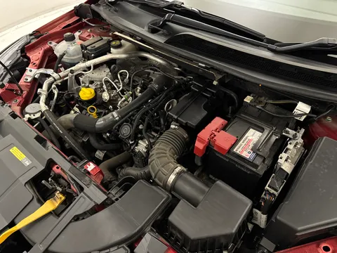 YL72ZMZ Nissan Qashqai 1.3 DiG-T MH N-Connecta [Glass Roof] 5dr Thumbnail #30