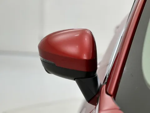 YL72ZMZ Nissan Qashqai 1.3 DiG-T MH N-Connecta [Glass Roof] 5dr Thumbnail #31