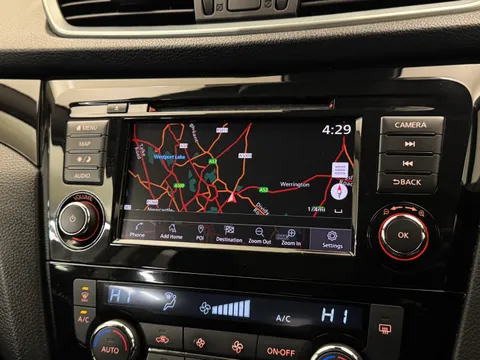 YF69VOM Nissan Qashqai 1.3 DiG-T Acenta Premium 5dr Thumbnail #25