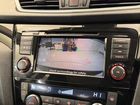 YF69VOM Nissan Qashqai 1.3 DiG-T Acenta Premium 5dr Thumbnail #26