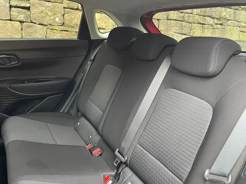 FD22NZA Hyundai i20 1.0T GDi 48V MHD Premium 5dr DCT Thumbnail #12