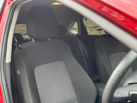 FD22NZA Hyundai i20 1.0T GDi 48V MHD Premium 5dr DCT Thumbnail #17