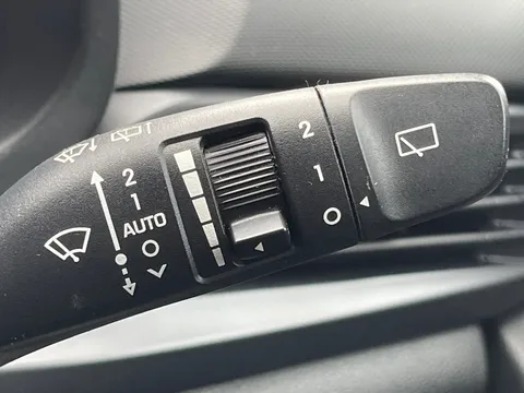 FD22NZA Hyundai i20 1.0T GDi 48V MHD Premium 5dr DCT Thumbnail #22