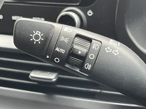 FD22NZA Hyundai i20 1.0T GDi 48V MHD Premium 5dr DCT Thumbnail #24