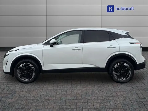 OW74VNA Nissan Qashqai 1.3 DiG-T MH 158 N-Connecta 5dr Xtronic Thumbnail #6