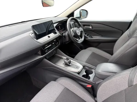 OW74VNA Nissan Qashqai 1.3 DiG-T MH 158 N-Connecta 5dr Xtronic Thumbnail #11