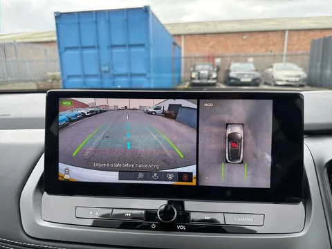 OW74VNA Nissan Qashqai 1.3 DiG-T MH 158 N-Connecta 5dr Xtronic Thumbnail #15