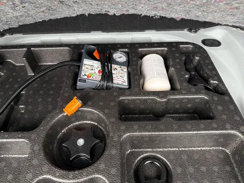 OW74VNA Nissan Qashqai 1.3 DiG-T MH 158 N-Connecta 5dr Xtronic Thumbnail #20