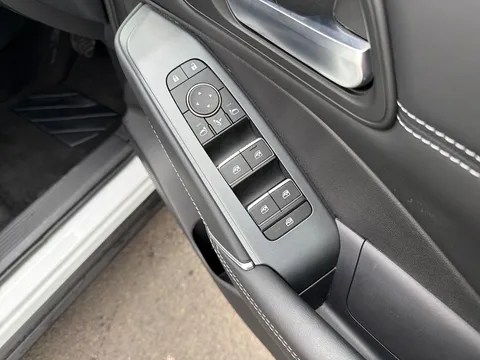 OW74VNA Nissan Qashqai 1.3 DiG-T MH 158 N-Connecta 5dr Xtronic Thumbnail #22