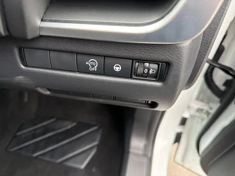 OW74VNA Nissan Qashqai 1.3 DiG-T MH 158 N-Connecta 5dr Xtronic Thumbnail #23