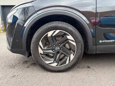 OX74JFE Nissan Qashqai 1.5 E-Power N-Connecta 5dr Auto Thumbnail #9