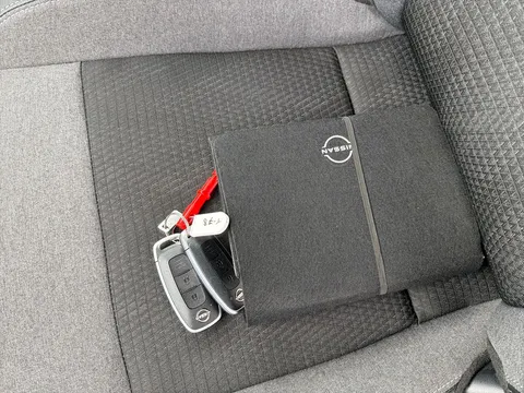 OX74JFE Nissan Qashqai 1.5 E-Power N-Connecta 5dr Auto Thumbnail #21