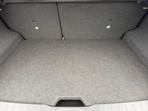 OX74FYH Nissan Juke 1.6 Hybrid Tekna+ 5dr Auto Thumbnail #19