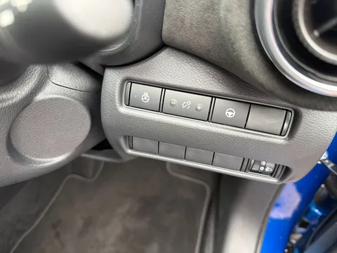 OX74FYH Nissan Juke 1.6 Hybrid Tekna+ 5dr Auto Thumbnail #23