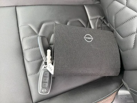 OW74DHD Nissan Qashqai 1.3 DiG-T MH 158 Tekna 5dr Xtronic Thumbnail #21