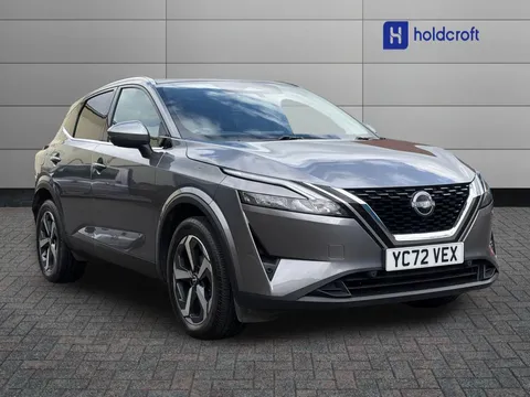 YC72VEX Nissan Qashqai 1.3 DiG-T MH N-Connecta [Glass Roof] 5dr Thumbnail #2