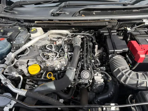 YC72VEX Nissan Qashqai 1.3 DiG-T MH N-Connecta [Glass Roof] 5dr Thumbnail #10