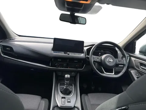 YC72VEX Nissan Qashqai 1.3 DiG-T MH N-Connecta [Glass Roof] 5dr Thumbnail #12