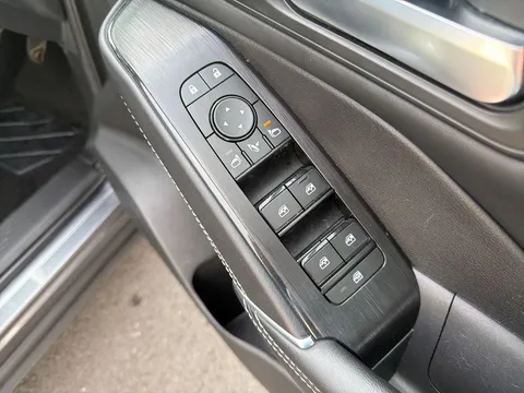 YC72VEX Nissan Qashqai 1.3 DiG-T MH N-Connecta [Glass Roof] 5dr Thumbnail #22