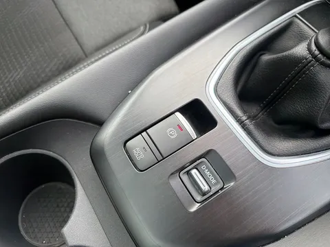 YC72VEX Nissan Qashqai 1.3 DiG-T MH N-Connecta [Glass Roof] 5dr Thumbnail #26