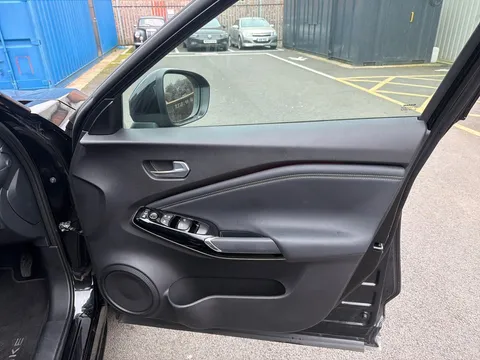 OE25UHR Nissan Juke 1.0 DiG-T Tekna 5dr Thumbnail #18