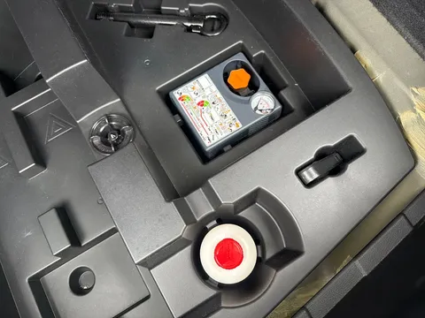 OE25UHR Nissan Juke 1.0 DiG-T Tekna 5dr Thumbnail #20