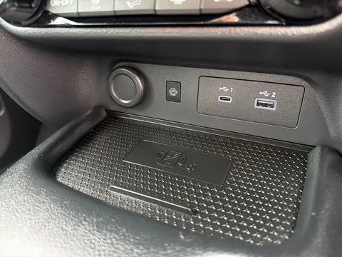 OX74FGA Nissan Juke 1.6 Hybrid N-Connecta 5dr Auto Thumbnail #25