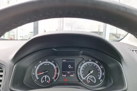 DP68NUC Škoda Karoq 1.5 TSI SE 5dr Thumbnail #12
