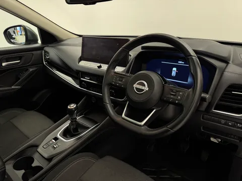 DC72MHV Nissan Qashqai 1.3 DiG-T MH N-Connecta [Glass Roof] 5dr Thumbnail #21